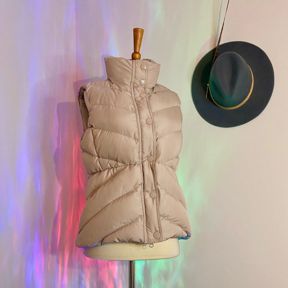 PUFFER VEST J. Crew Puffer Vest in BONE Size S